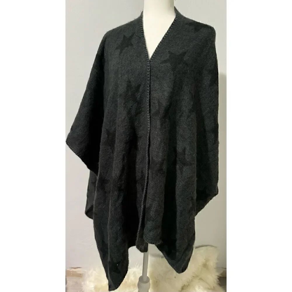 Woolrich Reversible shawl blanket camo and stars one size